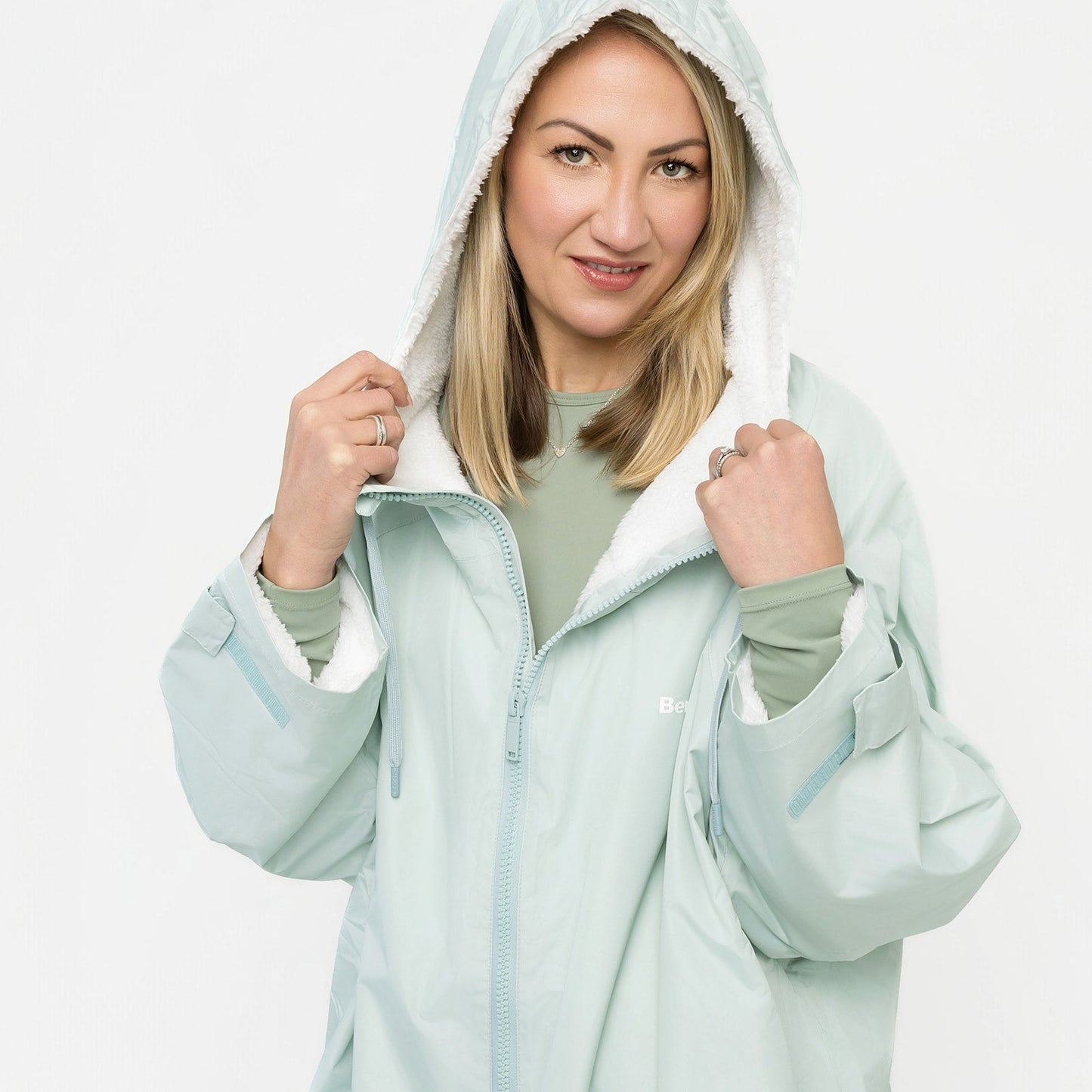 Bench Leacy Waterproof Changing Robe